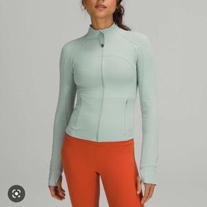 NWT Lululemon Nulu cropped define jacket